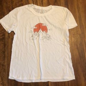Form fitting white t-shirt